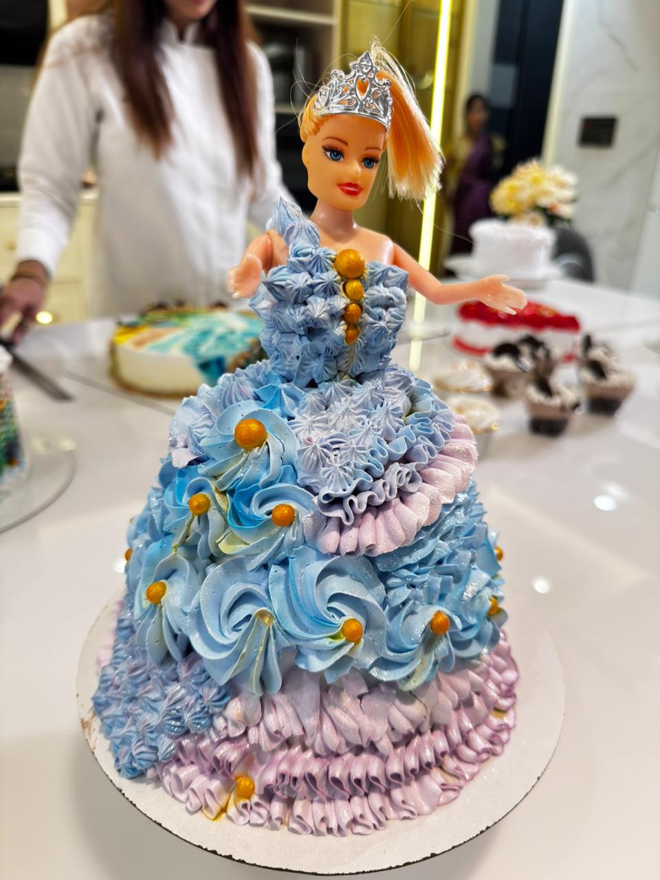 Doll Cake decorating